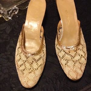 Stunning Gold Slippers 👀